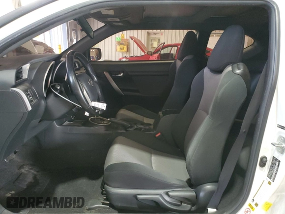 2016 Scion tC z VIN JTKJF5C73GJ024430, wystawiony jako Copart lot #59889055 z przebiegiem 142 532 mil mil oraz Szkoda całkowita • Salvage title. Historia ofert i sprzedaży dostępna na DreamBid. Obrazek 7.
