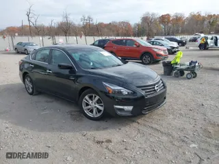 2015 Nissan Altima 2.5 S with VIN 1N4AL3AP8FC225370, listed as a IAAI auction lot 40864193 with 100719 miles. Bid and sale history available at carsss.com. Image 1.