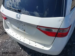 2011 Honda Odyssey EX-L with VIN 5FNRL5H69BB084277, listed as a IAAI auction lot 41986692 with 273,272 mi miles. Bid and sale history available at carsss.com. Image 6.