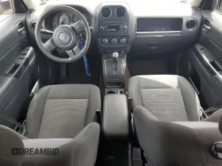 2015 Jeep Patriot Sport z VIN 1C4NJPBA3FD318729, wystawiony jako Copart lot #58304725 z przebiegiem 112 366 mil mil oraz Czysty tytuł • Clean title. Historia ofert i sprzedaży dostępna na DreamBid. Obrazek 8.