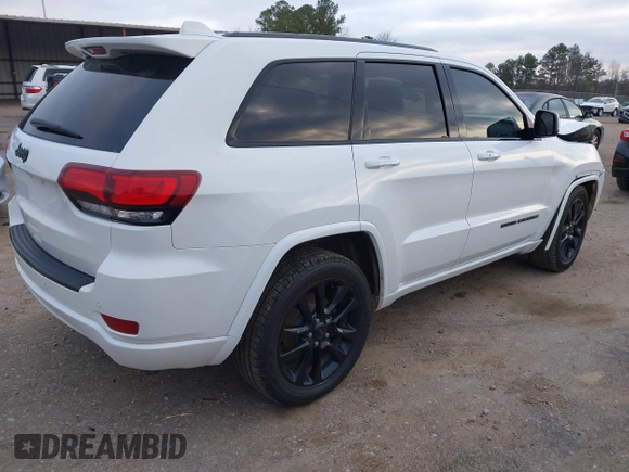 2018 Jeep Grand Cherokee Laredo E with VIN 1C4RJEAG6JC339813, listed as a IAAI auction lot 41239612 with 109,443 mi miles. Bid and sale history available at carsss.com. Image 4.