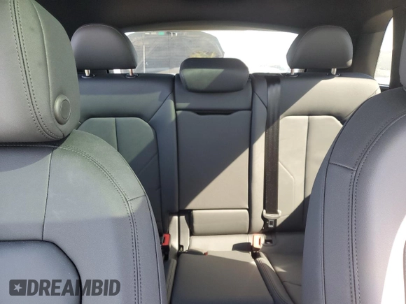 2024 Audi Q3 S line Premium z VIN WA1DECF39R1137946, wystawiony jako Copart lot #47194135 z przebiegiem 3 110 mil mil oraz Szkoda całkowita • Salvage title. Historia ofert i sprzedaży dostępna na DreamBid. Obrazek 10.