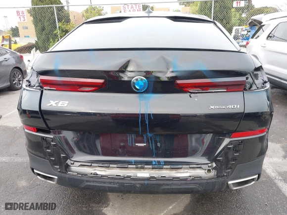 2021 BMW X6 xDrive40i with VIN 5UXCY6C08M9G88854, listed as a IAAI auction lot 41733568 with 30,150 mi miles. Bid and sale history available at carsss.com. Image 17.