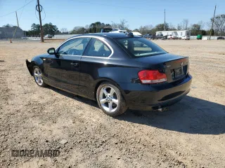 2011 BMW 1 Series 128i z VIN WBAUP9C52BVL90000, wystawiony jako Copart lot #48722805 z przebiegiem Nie podano mil oraz Szkody całkowita. Historia ofert i sprzedaży dostępna na DreamBid. Obrazek 2.