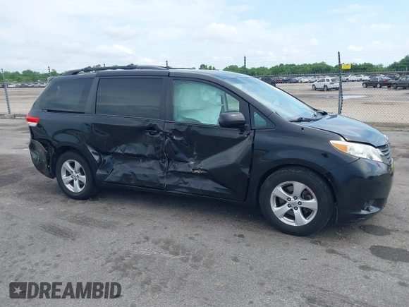 2014 Toyota Sienna LE AAS z VIN 5TDKK3DC1ES506563, wystawiony jako IAAI lot #42108481 z przebiegiem 173 831 mil mil oraz . Historia ofert i sprzedaży dostępna na DreamBid. Obrazek 13.
