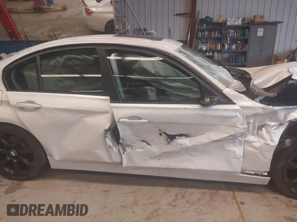 2015 BMW 3 Series 328i xDrive with VIN WBA3B3G5XFNR87824, listed as a IAAI auction lot 42182029 with 70,000 mi miles and . Bid and sale history available at DreamBid. Image 14.