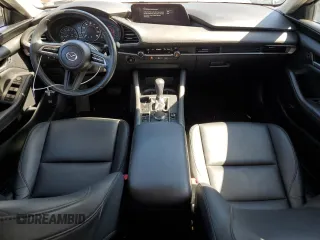 2020 Mazda 3 Select z VIN 3MZBPBCM1LM130835, wystawiony jako Copart lot #61848515 z przebiegiem 31 637 mil mil oraz Nie do naprawy • Non repairable. Historia ofert i sprzedaży dostępna na DreamBid. Obrazek 8.