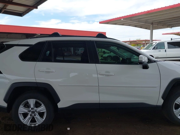 2019 Toyota RAV4 XLE with VIN JTMW1RFV0KD026561, listed as a IAAI auction lot 42035063 with 51,670 mi miles. Bid and sale history available at carsss.com. Image 13.