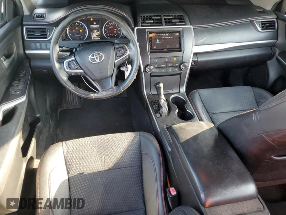 2015 Toyota Camry XLE z VIN 4T1BF1FK6FU058827, wystawiony jako Copart lot #56230185 z przebiegiem 202 052 mil mil oraz Szkoda całkowita • Salvage title. Historia ofert i sprzedaży dostępna na DreamBid. Obrazek 8.