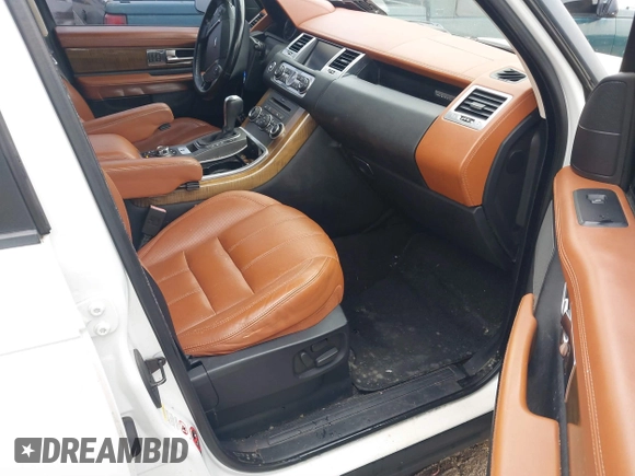 2011 Land Rover Range Rover Sport HSE Lux z VIN SALSK2D42BA714472, wystawiony jako IAAI lot #41451473 z przebiegiem 163 793 mil mil oraz . Historia ofert i sprzedaży dostępna na DreamBid. Obrazek 5.