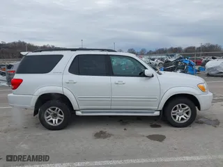 2006 Toyota Sequoia Limited with VIN 5TDBT48A06S275930, listed as a IAAI auction lot 41565423 with 192,993 mi miles. Bid and sale history available at carsss.com. Image 13.
