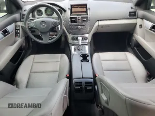 2008 Mercedes-Benz C 300 Sport z VIN WDDGF54X68F076421, wystawiony jako Copart lot #62546235 z przebiegiem 151 076 mil mil oraz Szkoda całkowita • Salvage title. Historia ofert i sprzedaży dostępna na DreamBid. Obrazek 8.