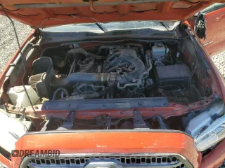 2017 Toyota Tacoma SR5 with VIN 3TMCZ5AN0HM118648, listed as a Copart auction lot 55685625 with 84,919 mi miles and Salvage Title. Bid and sale history available at carsss.com. Image 11.