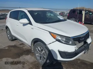 2015 Kia Sportage LX with VIN KNDPBCAC8F7690843, listed as a IAAI auction lot 41813154 with 124,885 mi miles and . Bid and sale history available at carsss.com. Image 1.