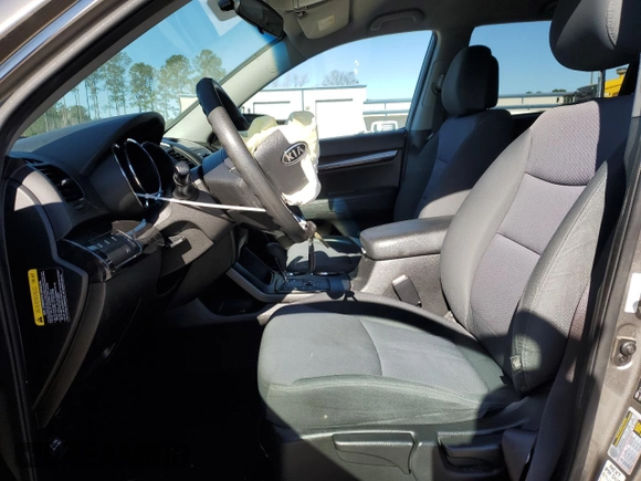 2013 Kia Sorento LX with VIN 5XYKT4A25DG348643, listed as a Copart auction lot 47824175 with 149,964 mi miles and Salvage Title. Bid and sale history available at carsss.com. Image 7.