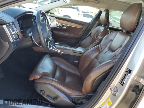 2018 Volvo S90 Inscription z VIN LVY992ML2JP005778, wystawiony jako Copart lot #44958565 z przebiegiem 71 110 mil mil oraz Szkoda całkowita • Salvage title. Historia ofert i sprzedaży dostępna na DreamBid. Obrazek 7.