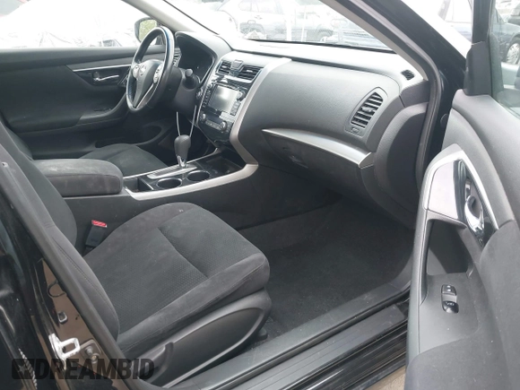 2014 Nissan Altima SV with VIN 1N4AL3AP4EC299772, listed as a IAAI auction lot 42054810 with 134,374 mi miles and . Bid and sale history available at DreamBid. Image 5.