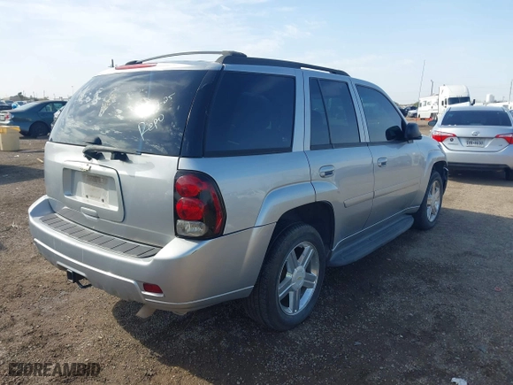 2008 Chevrolet TrailBlazer LT w/1LT with VIN 1GNDS13S482142888, listed as a IAAI auction lot 41375545 with 1 mi miles. Bid and sale history available at carsss.com. Image 4.