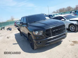 2020 Ram 1500 Big Horn z VIN 1C6RRFFG5LN102946, wystawiony jako IAAI lot #42034127 z przebiegiem 118 797 mil mil oraz . Historia ofert i sprzedaży dostępna na DreamBid. Obrazek 1.