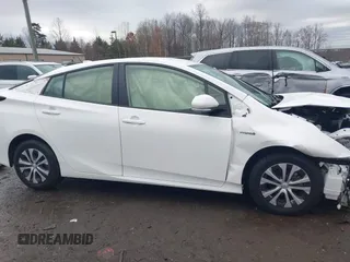 2022 Toyota Prius L Eco with VIN JTDKAMFU3N3188445, listed as a IAAI auction lot 41138076 with 25,225 mi miles and . Bid and sale history available at DreamBid. Image 14.
