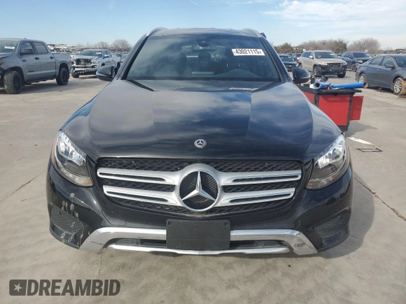 2019 Mercedes-Benz GLC 300 with VIN WDC0G4JB0KV171740, listed as a Copart auction lot 43021115 with 33,764 mi miles and Clean title. Bid and sale history available at DreamBid. Image 5.