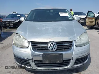 2010 Volkswagen Jetta Limited Edition z VIN 3VWAX7AJ2AM078677, wystawiony jako IAAI lot #42047598 z przebiegiem 193 291 mil mil oraz . Historia ofert i sprzedaży dostępna na DreamBid. Obrazek 6.
