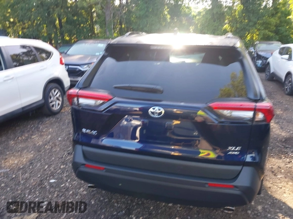 2025 Toyota RAV4 XLE Premium with VIN 2T3A1RFV8SW498844, listed as a IAAI auction lot 42517868 with 5,152 mi miles and . Bid and sale history available at DreamBid. Image 16.