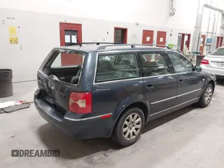 2003 Volkswagen Passat GLS with VIN WVWVD63B63E368748, listed as a IAAI auction lot 42022512 with 130,038 mi miles. Bid and sale history available at carsss.com. Image 4.