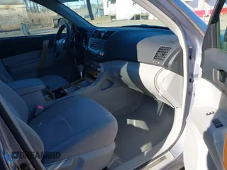 2009 Toyota Highlander Hybrid with VIN JTEEW41A092032916, listed as a IAAI auction lot 41646678 with 75,858 mi miles. Bid and sale history available at carsss.com. Image 5.
