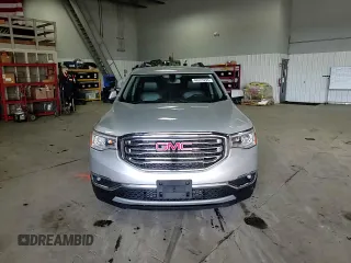 2017 GMC Acadia SLT z VIN 1GKKNULS8HZ240858, wystawiony jako Copart lot #48323295 z przebiegiem 115 479 mil mil oraz Szkoda całkowita • Salvage title. Historia ofert i sprzedaży dostępna na DreamBid. Obrazek 11.