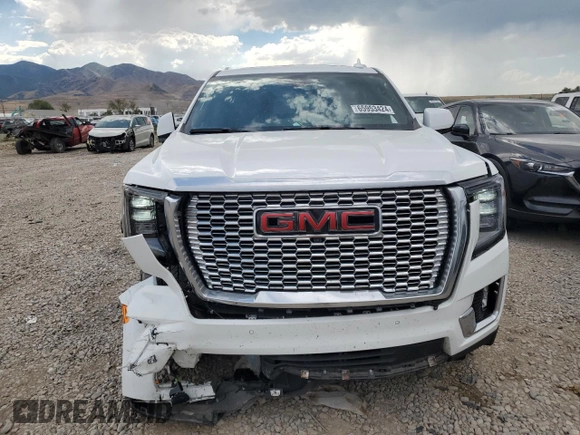 2022 GMC Yukon XL Denali with VIN 1GKS2JKT0NR233416, listed as a Copart auction lot 65953424 with 29,613 mi miles and Salvage Title. Bid and sale history available at carsss.com. Image 5.