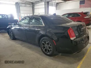 2018 Chrysler 300 S z VIN 2C3CCAGG7JH141811, wystawiony jako Copart lot #53568055 z przebiegiem 140 220 mil mil oraz Szkoda całkowita • Salvage title. Historia ofert i sprzedaży dostępna na DreamBid. Obrazek 2.