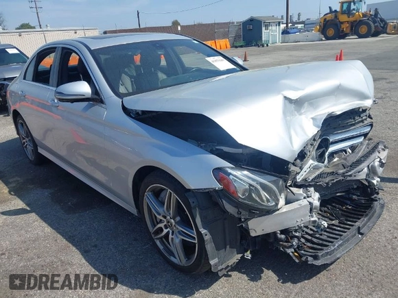 2019 Mercedes-Benz E-Class E 300 with VIN WDDZF4JB9KA582874, listed as a IAAI auction lot 41855689 with 42,445 mi miles. Bid and sale history available at carsss.com. Image 1.