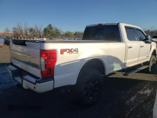 2019 Ford F-350 XL with VIN 1FT8W3BTXKEC05650, listed as a Copart auction lot 82806744 with 198,971 mi miles and Salvage Title. Bid and sale history available at DreamBid. Image 3.