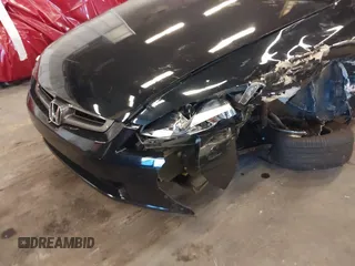 2005 Honda Accord LX z VIN 1HGCM56405A124605, wystawiony jako IAAI lot #41291090 z przebiegiem 206 762 mil mil oraz . Historia ofert i sprzedaży dostępna na DreamBid. Obrazek 12.