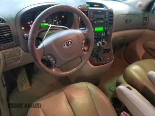 2007 Kia Sedona LX with VIN KNDMB233576162999, listed as a Copart auction lot 44761085 with 184,798 mi miles and Salvage Title. Bid and sale history available at carsss.com. Image 8.