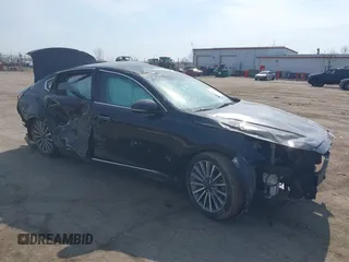 2017 Kia Cadenza Premium with VIN KNALC4J10H5061444, listed as a IAAI auction lot 41742307 with 97,266 mi miles. Bid and sale history available at carsss.com. Image 1.
