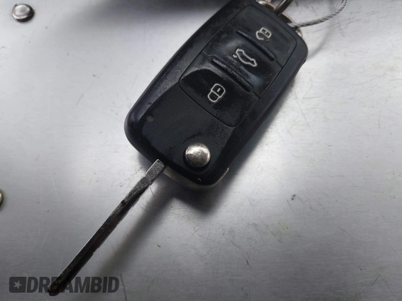 2012 Volkswagen Passat SE с VIN 1VWBH7A39CC108345, выставлен на аукционе IAAI как лот 41582865 с пробегом 168 741 миль миль и . История ставок и продаж доступна на DreamBid. Изображение 11.