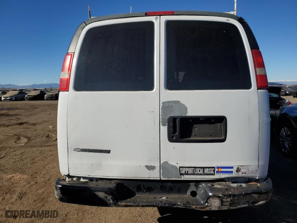 2007 Chevrolet Express Cargo Van with VIN 1GCHG35U271126733, listed as a Copart auction lot 87896345 with 332,035 mi miles and Salvage Title. Bid and sale history available at carsss.com. Image 6.