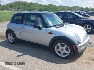 2003 MINI Hardtop z VIN WMWRC334X3TC43283, wystawiony jako IAAI lot #42112892 z przebiegiem 87 513 mil mil oraz . Historia ofert i sprzedaży dostępna na DreamBid. Obrazek 1.
