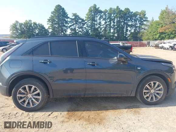 2020 Cadillac XT4 FWD Sport with VIN 1GYFZER40LF048628, listed as a IAAI auction lot 39985771 with 61,030 mi miles. Bid and sale history available at carsss.com. Image 13.