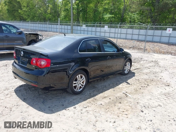 2007 Volkswagen Jetta Wolfsburg Edition с VIN 3VWEF71K07M171963, выставлен на аукционе IAAI как лот 42049655 с пробегом 151 647 миль миль и . История ставок и продаж доступна на DreamBid. Изображение 4.