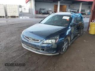 2005 Honda Accord EX-L z VIN 1HGCM56805A109976, wystawiony jako IAAI lot #38575397 z przebiegiem 221 974 mil mil oraz . Historia ofert i sprzedaży dostępna na DreamBid. Obrazek 17.