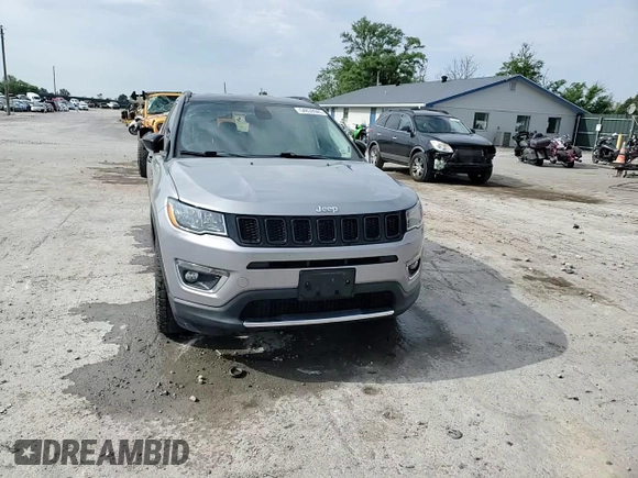 2020 Jeep Compass Limited z VIN 3C4NJDCB0LT106804, wystawiony jako Copart lot #56569215 z przebiegiem 82 747 mil mil oraz Szkoda całkowita • Salvage title. Historia ofert i sprzedaży dostępna na DreamBid. Obrazek 13.