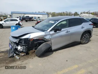 2024 Lexus RZ 450e Premium z VIN JTJAAAAB4RA023373, wystawiony jako Copart lot #53830645 z przebiegiem 9016 mil mil oraz Szkody całkowita. Historia ofert i sprzedaży dostępna na DreamBid. Obrazek 1.