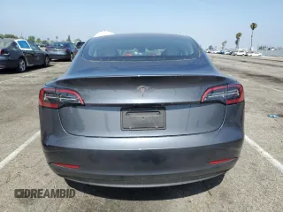 2023 Tesla Model 3 z VIN 5YJ3E1EA2PF680355, wystawiony jako Copart lot #60760225 z przebiegiem 17 270 mil mil oraz Szkoda całkowita • Salvage title. Historia ofert i sprzedaży dostępna na DreamBid. Obrazek 6.