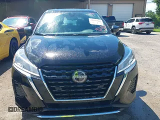 2024 Nissan Kicks S with VIN 3N1CP5BV8RL498577, listed as a IAAI auction lot 42208526 with 30,717 mi miles and . Bid and sale history available at DreamBid. Image 6.
