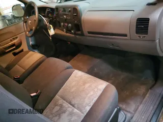 2009 Chevrolet Silverado 1500 Work Truck with VIN 1GCEC14X19Z182262, listed as a Copart auction lot 82851404 with 296,528 mi miles and Clean Title. Bid and sale history available at DreamBid. Image 8.