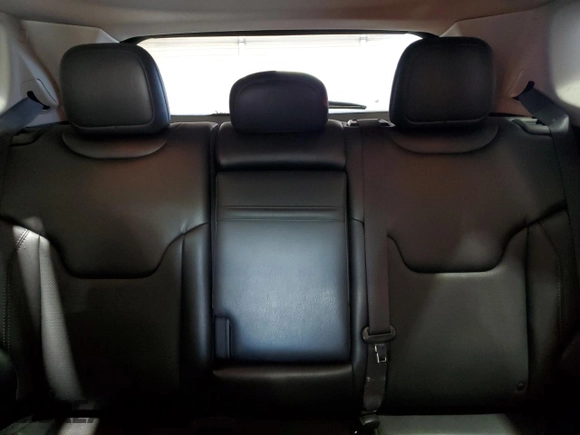 2019 Jeep Compass Limited z VIN 3C4NJDCB2KT761500, wystawiony jako Copart lot #58350265 z przebiegiem 50 934 mil mil oraz Szkoda całkowita • Salvage title. Historia ofert i sprzedaży dostępna na DreamBid. Obrazek 10.