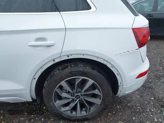 2023 Audi Q5 S line Premium Plus z VIN WA1EAAFY9P2089095, wystawiony jako IAAI lot #42263035 z przebiegiem 10 279 mil mil oraz . Historia ofert i sprzedaży dostępna na DreamBid. Obrazek 21.